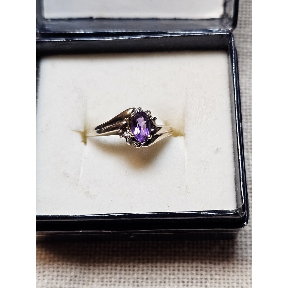 Vintage Oval Cut Purple Amethyst 10K Gold Diamond Elegant Designed Ring